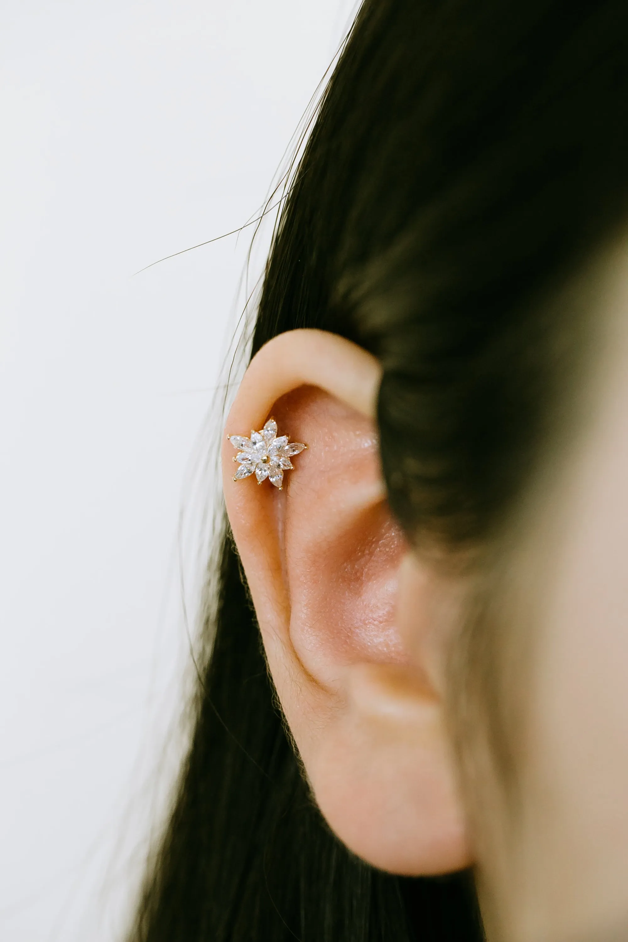 14K GOLD JEWELRY MINIMALIST DELICATE CZ SNOWFLAKE FLOWER BARBELL EAR STUD EARRING PIERCING