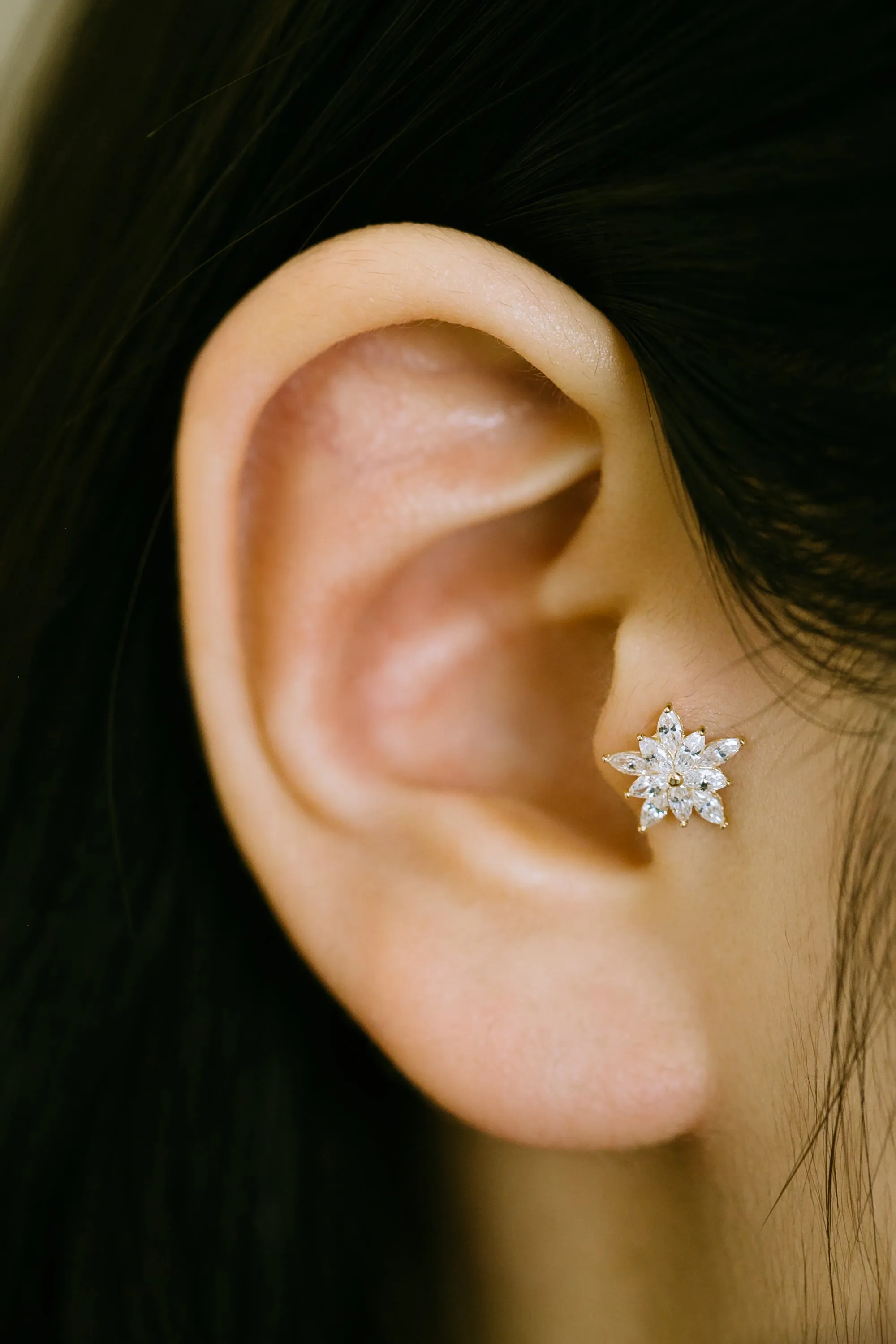 14K GOLD JEWELRY MINIMALIST DELICATE CZ SNOWFLAKE FLOWER BARBELL EAR STUD EARRING PIERCING