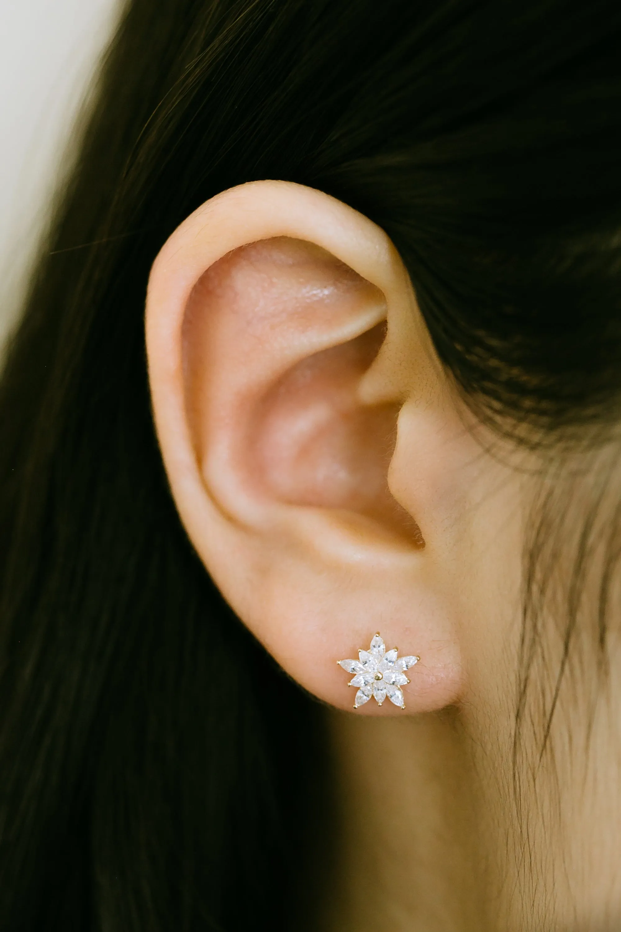 14K GOLD JEWELRY MINIMALIST DELICATE CZ SNOWFLAKE FLOWER BARBELL EAR STUD EARRING PIERCING