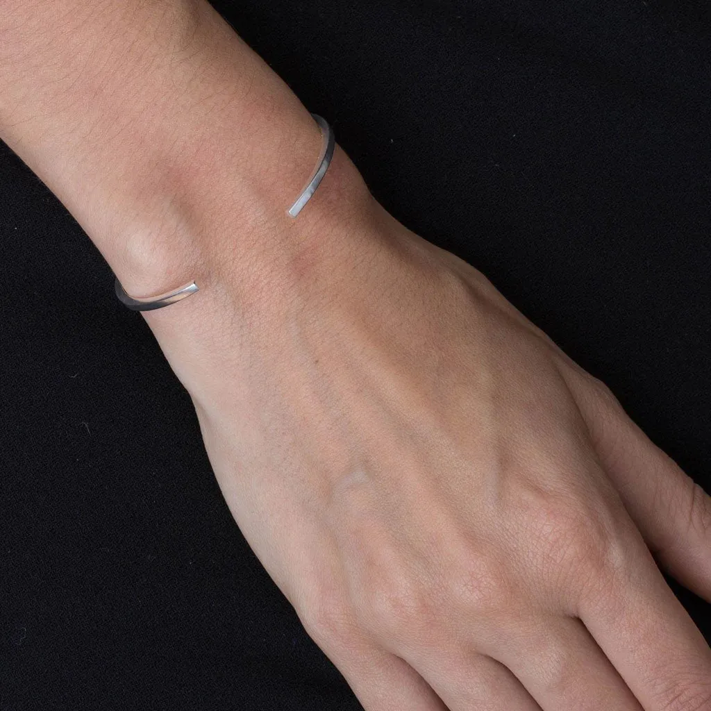 B 419 - Slim Round Bracelet