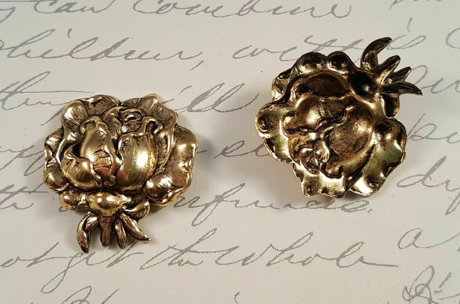 Brass Dapped rose Stampings x 2 - 515RAT.