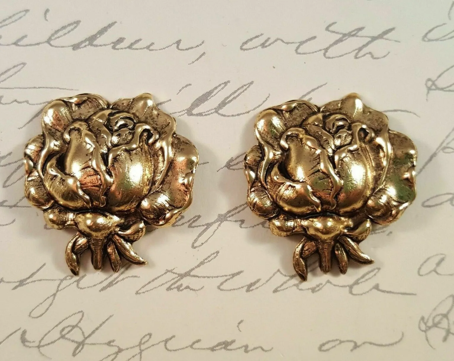 Brass Dapped rose Stampings x 2 - 515RAT.