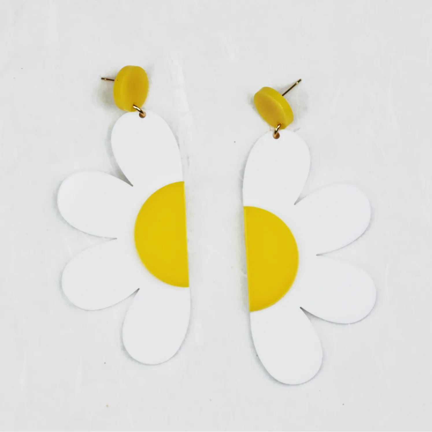 Delightful Daisy Earrings