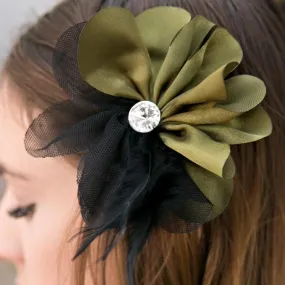 Everyone Loves a Masquerade Green Hair Clip