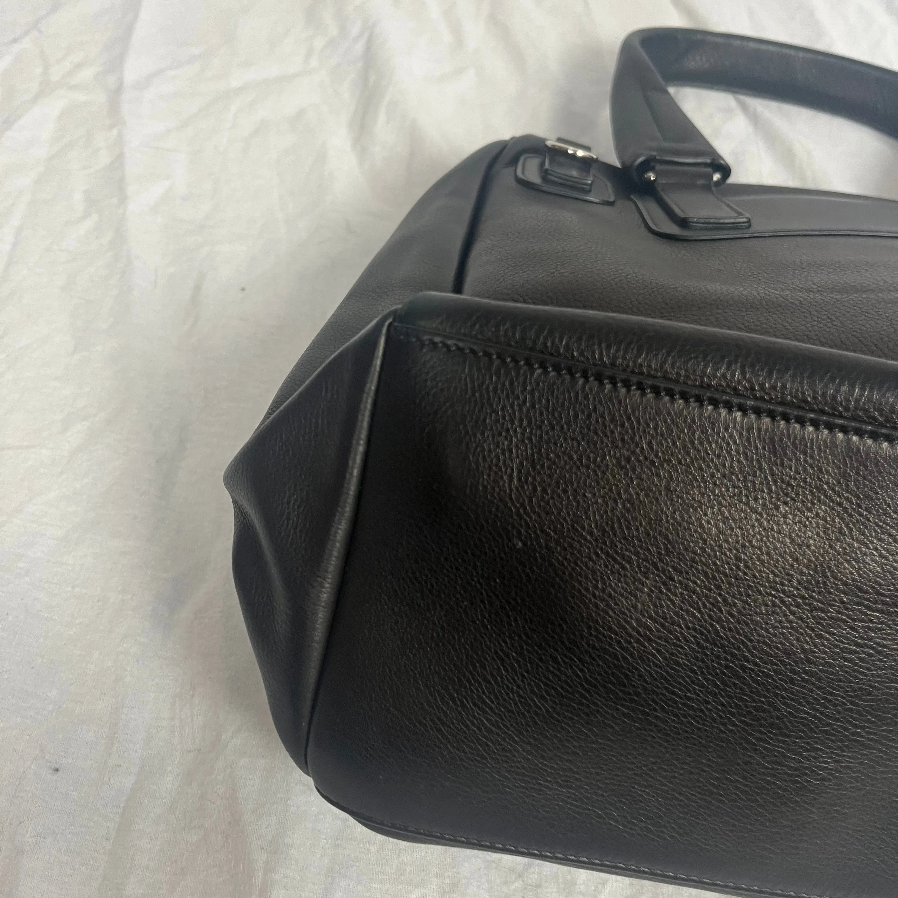 Givenchy Black Smooth Leather Large Shoulderbag