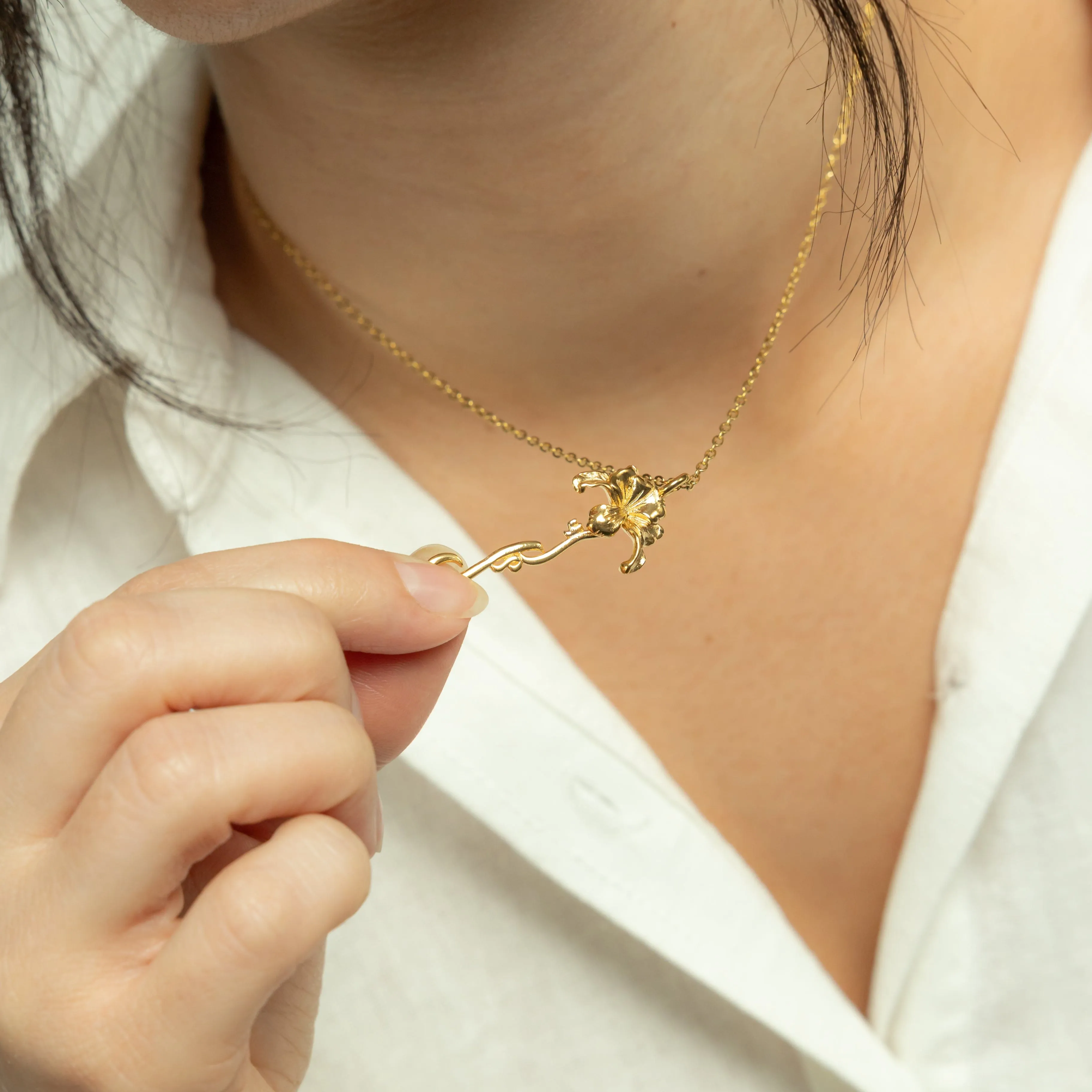 ‘Hope' Iris Necklace