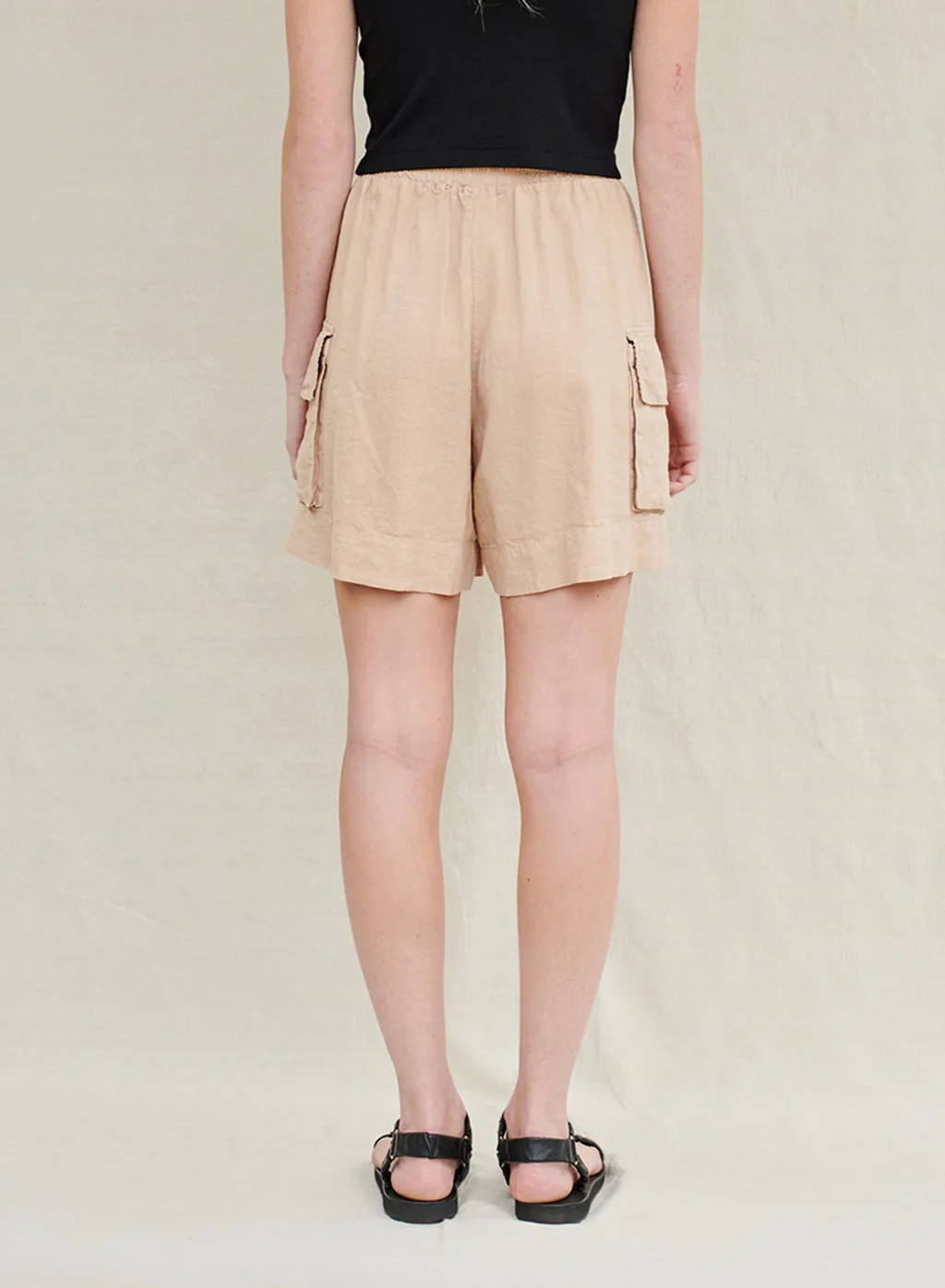 Linen Cargo Short in Wheat