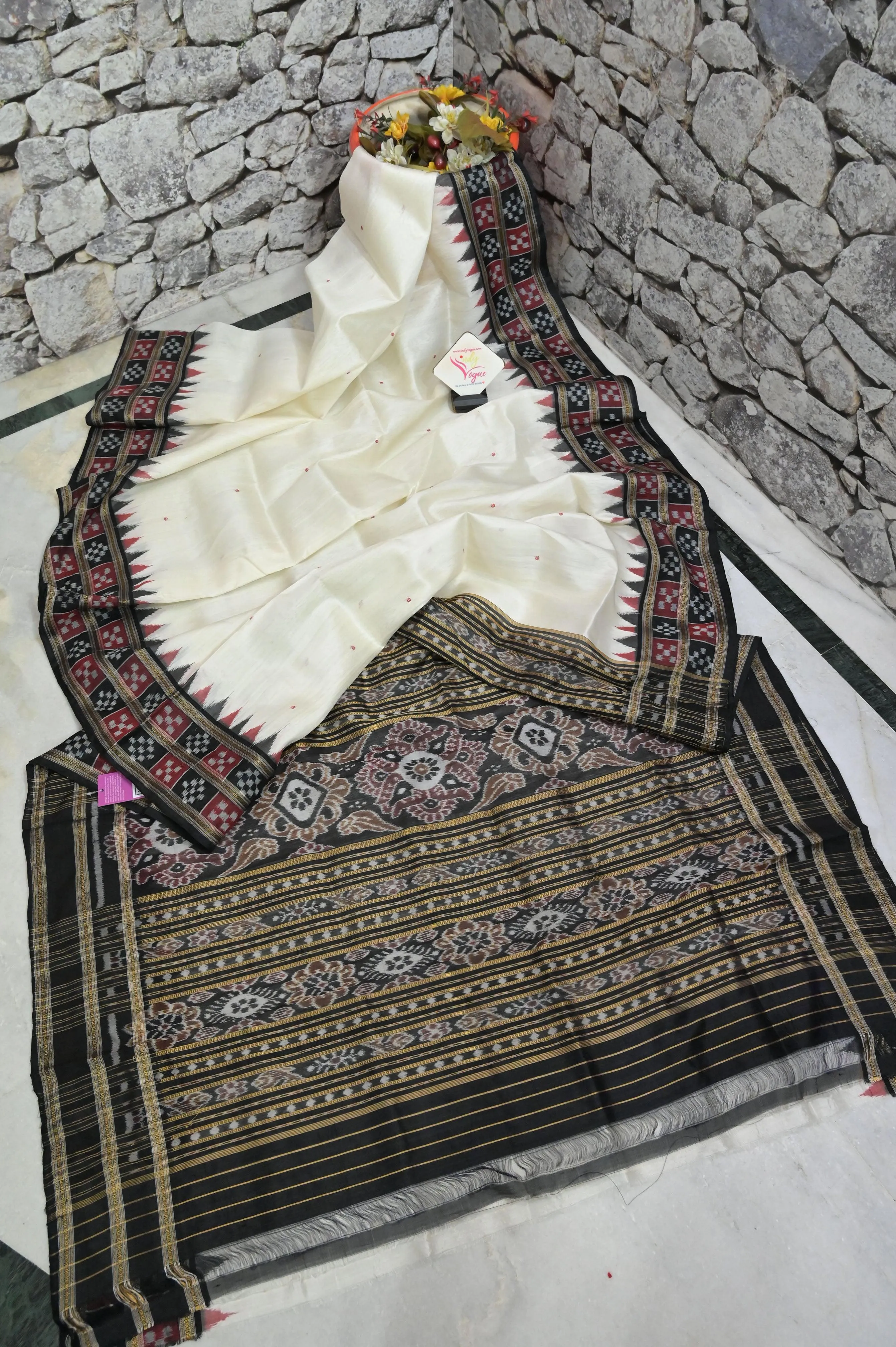 Offwhite and Black Color Sambalpuri Silk Saree with Double Pasapalli Border