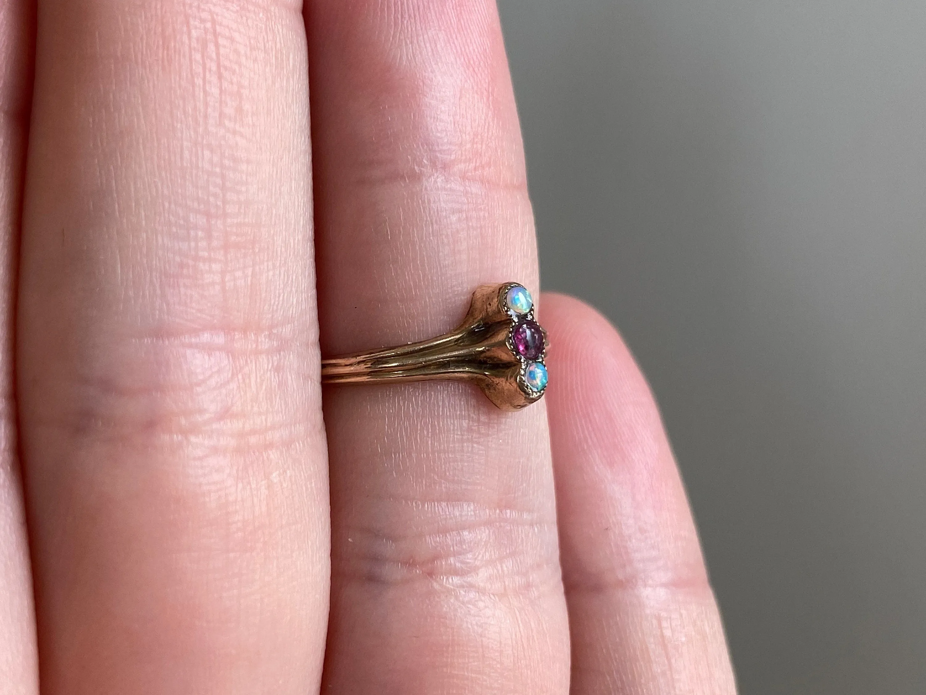 V I N T A G E // infinite opals / Victorian garnet and opal trilogy ring / 10k rose gold baby child midi ring / size 2.25 ish