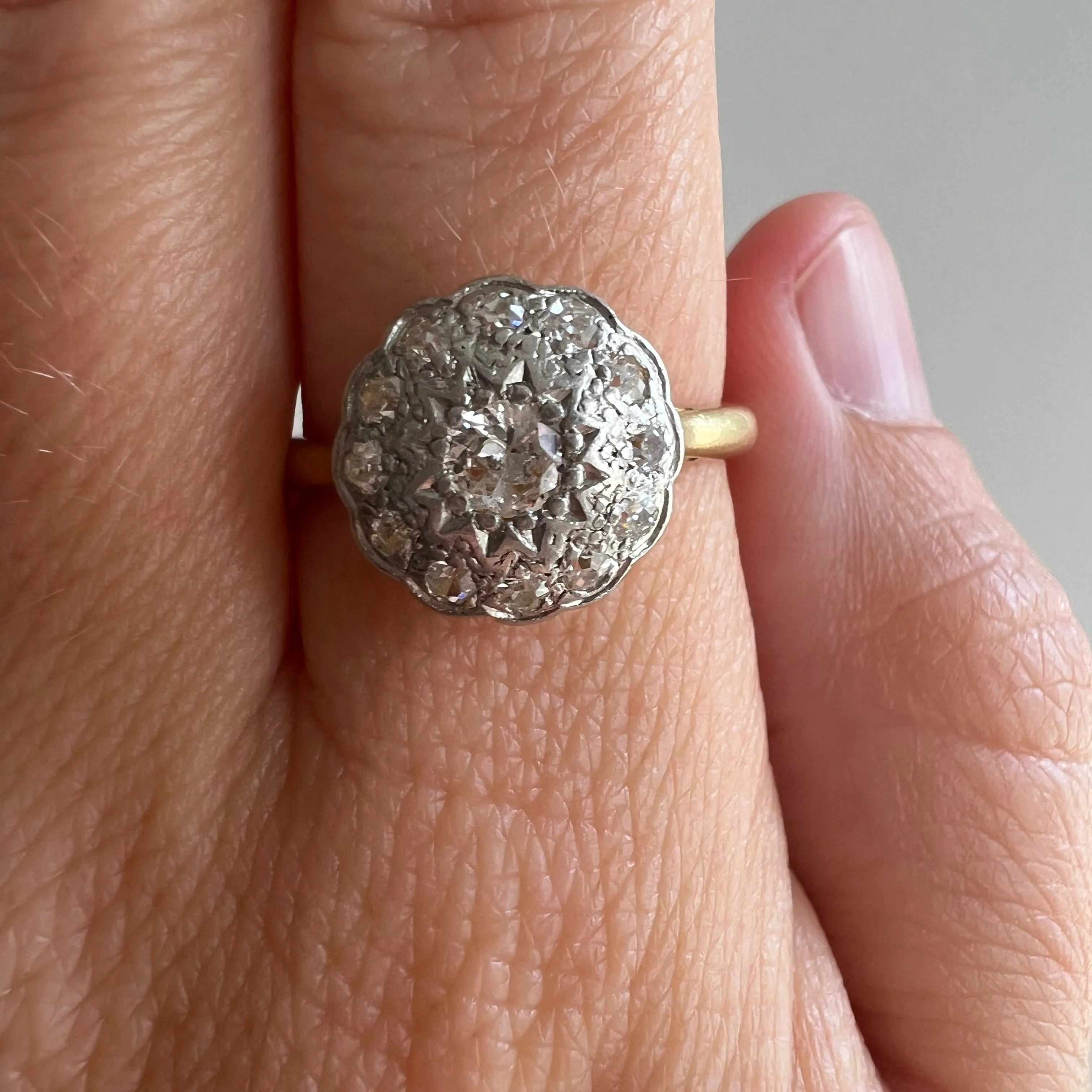 V I N T A G E // star daisy / 18k platinum and diamond celestial floral cluster ring / size 7.75